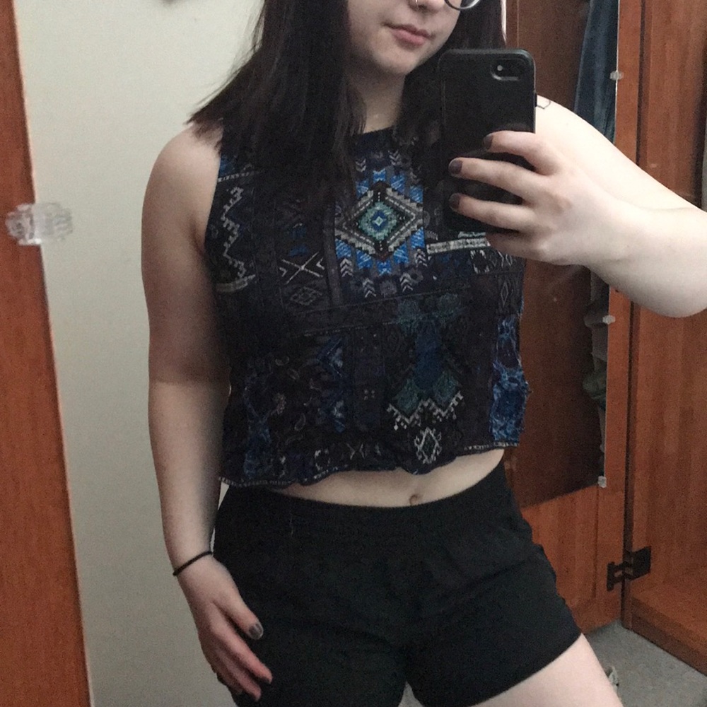 Lace-up back patterned crop top